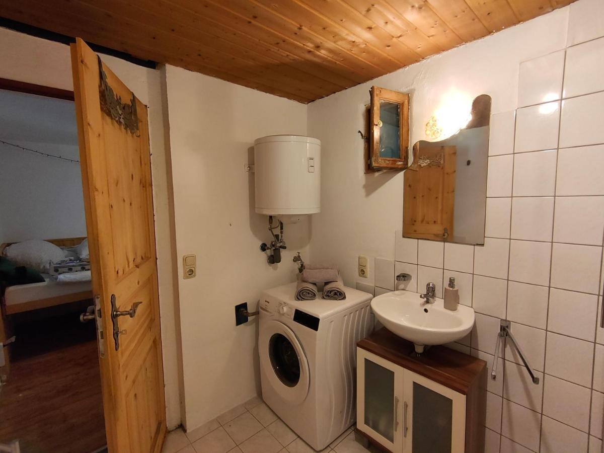 Gemuetliche Ferienwohnung Mit Kamin Und Garten การ์มิช-พาร์เทนเคียร์เชน ภายนอก รูปภาพ