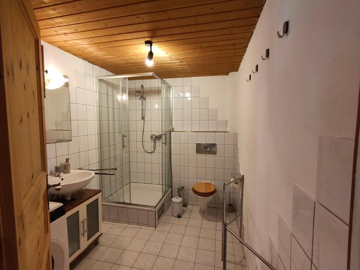 Gemuetliche Ferienwohnung Mit Kamin Und Garten การ์มิช-พาร์เทนเคียร์เชน ภายนอก รูปภาพ