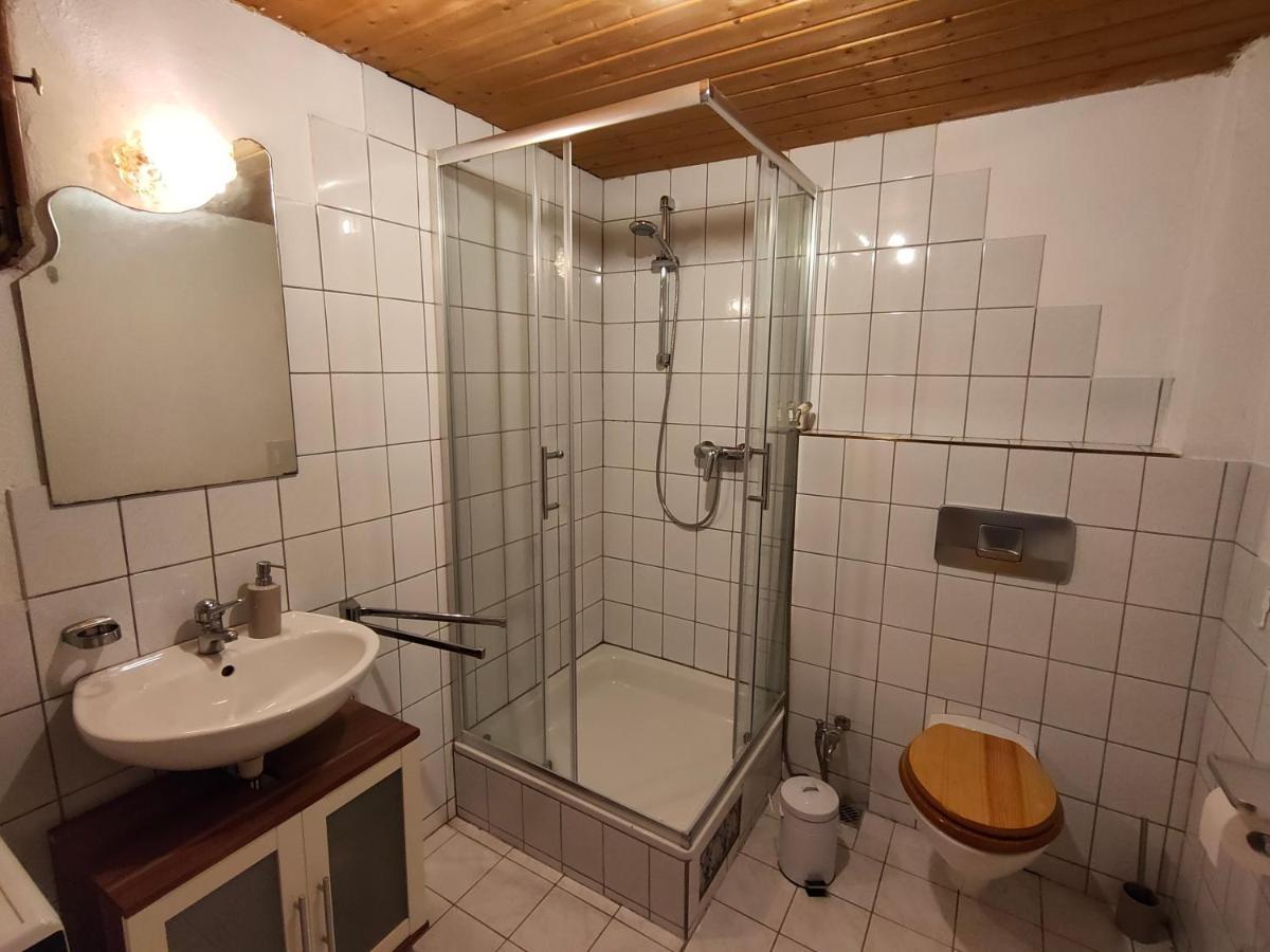 Gemuetliche Ferienwohnung Mit Kamin Und Garten การ์มิช-พาร์เทนเคียร์เชน ภายนอก รูปภาพ
